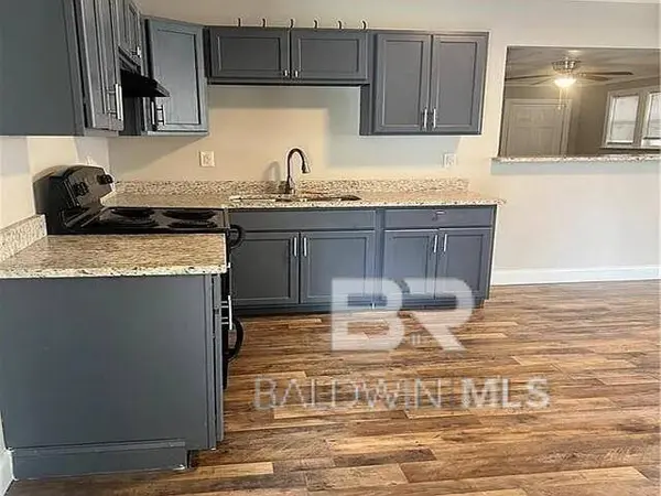 1304 N CLOVERLEAF Circle, Mobile, AL 36605