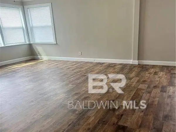 1304 N CLOVERLEAF Circle, Mobile, AL 36605