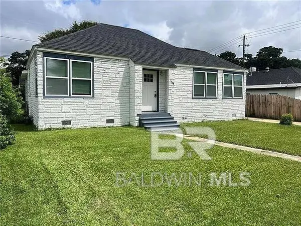 1304 N CLOVERLEAF Circle, Mobile, AL 36605