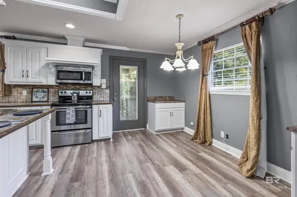36 Ridgeview Drive, Chickasaw, AL 36611