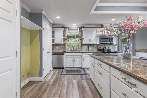 36 Ridgeview Drive, Chickasaw, AL 36611