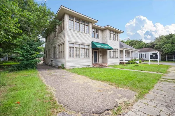 1010 Dauphin ST, Mobile, AL 36604