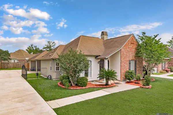 17371 Lake Azalea Dr, Baton Rouge, LA 70817