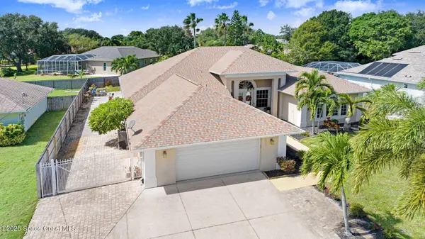 2735 S Courtenay Pkwy, Merritt Island, FL 32952