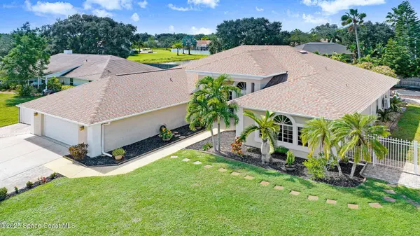 2735 S Courtenay Pkwy, Merritt Island, FL 32952