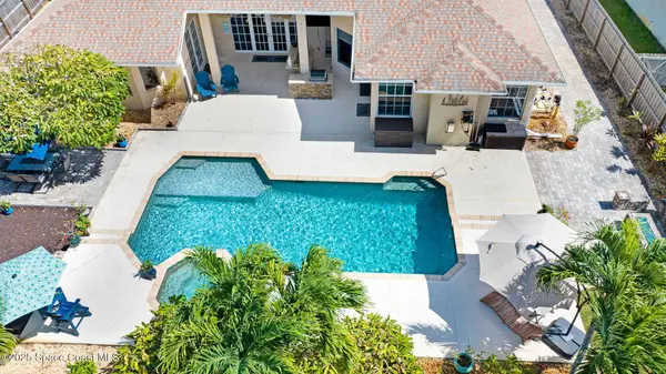 2735 S Courtenay Pkwy, Merritt Island, FL 32952