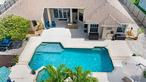 2735 S Courtenay Pkwy, Merritt Island, FL 32952