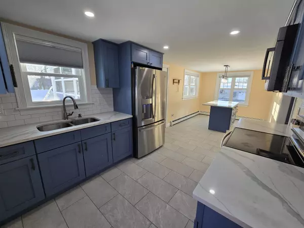 107 Beech Ridge RD, York, ME 03909