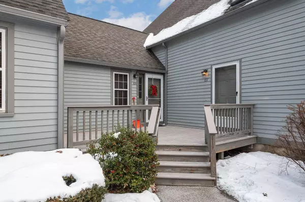 107 Glengarry DR #107, Stratham, NH 03885