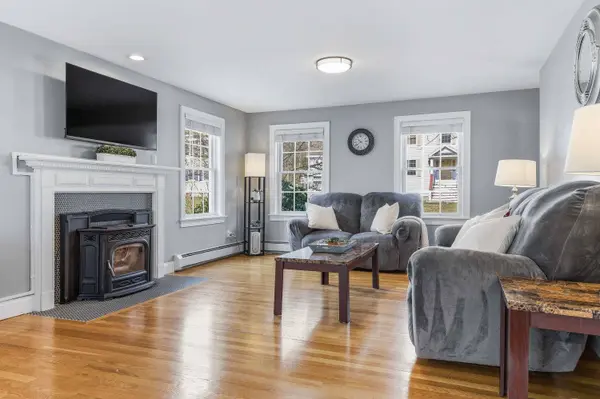 17 Lupine LN, Rochester, NH 03868