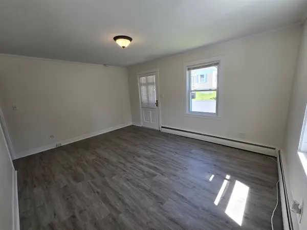 30 Halstead ST, Kittery, ME 03904