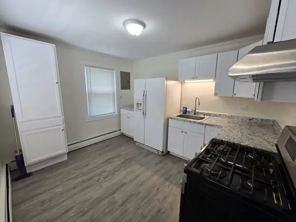 30 Halstead ST, Kittery, ME 03904