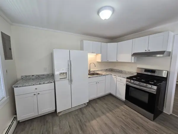 30 Halstead ST, Kittery, ME 03904