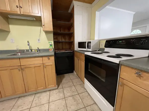 28 Boush ST, Kittery, ME 03904