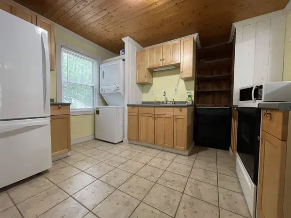 28 Boush ST, Kittery, ME 03904
