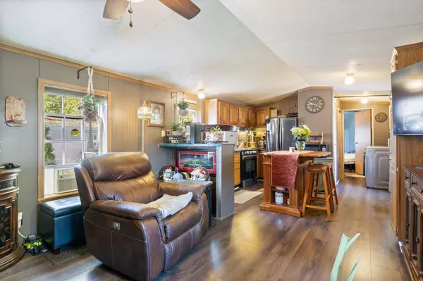 76 Roberts RD, Barrington, NH 03825