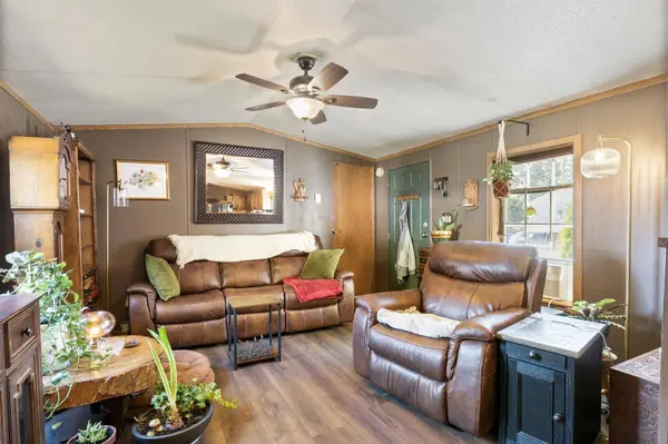 76 Roberts RD, Barrington, NH 03825