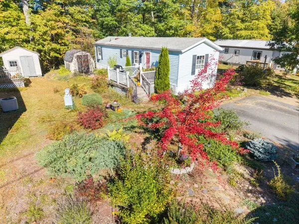 76 Roberts RD, Barrington, NH 03825