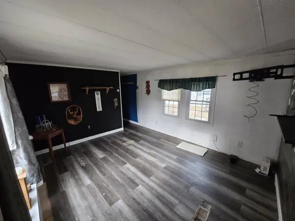 70 Roberts RD, Barrington, NH 03825