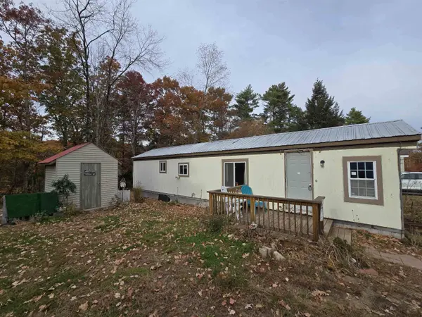 70 Roberts RD, Barrington, NH 03825