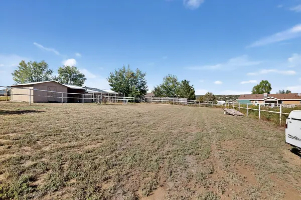 28 V-Hill Rd, Edgewood, NM 87015