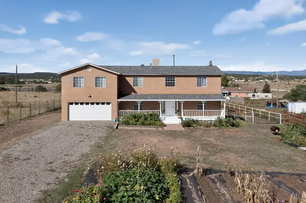 28 V-Hill Rd, Edgewood, NM 87015