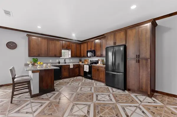 800 Oak Creek Drive, Hutchins, TX 75141