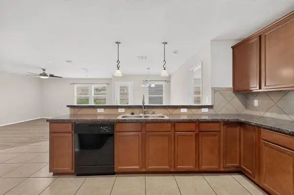 2011 Samantha Lane, Heartland, TX 75126