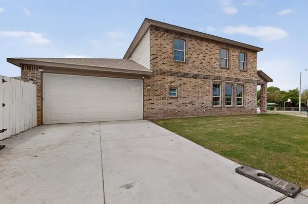 800 Oak Creek Drive, Hutchins, TX 75141