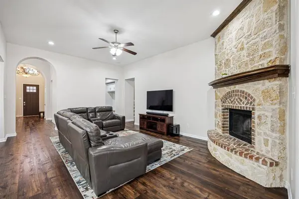 1013 Knoxbridge Road, Forney, TX 75126