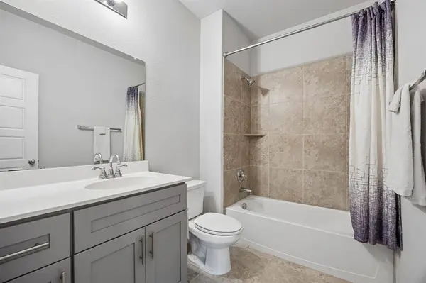 638 Hazeltine Road, Red Oak, TX 75154