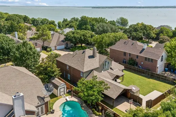 8710 Creekside Drive, Rowlett, TX 75089