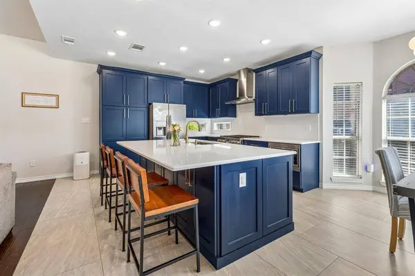 8710 Creekside Drive, Rowlett, TX 75089