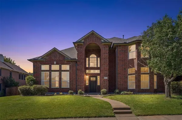 8710 Creekside Drive, Rowlett, TX 75089