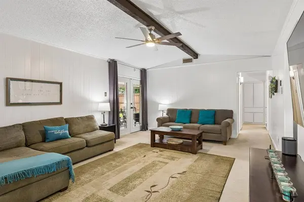 1513 Meadow Way, Garland, TX 75042