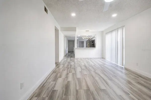 4965 PURITAN CIRCLE #401, Tampa, FL 33617