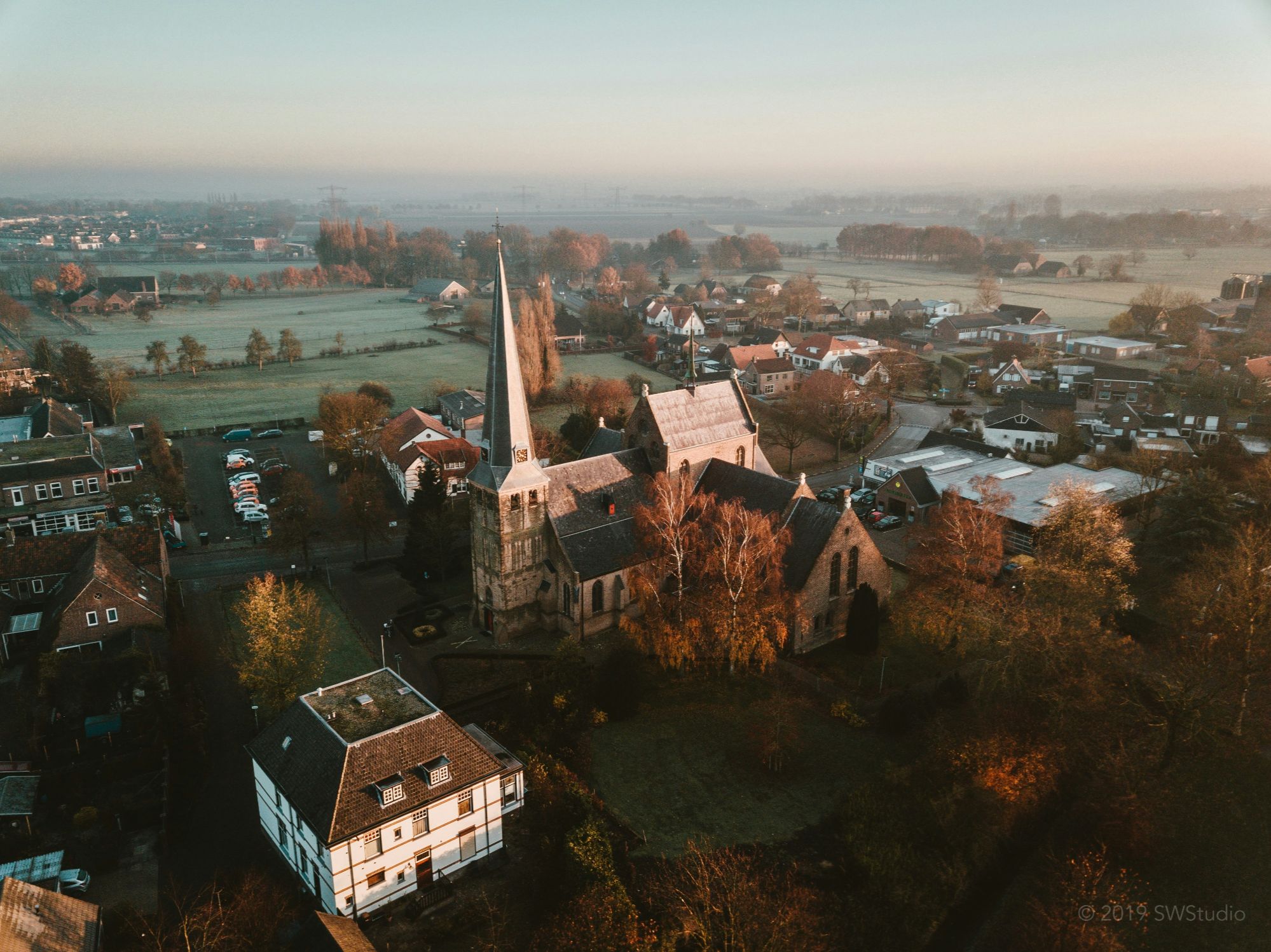 sander-weeteling-0YM1Lc-xIek-unsplash