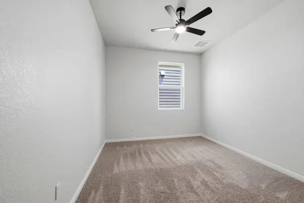 727 Gray Fox LOOP, Hutto, TX 78634