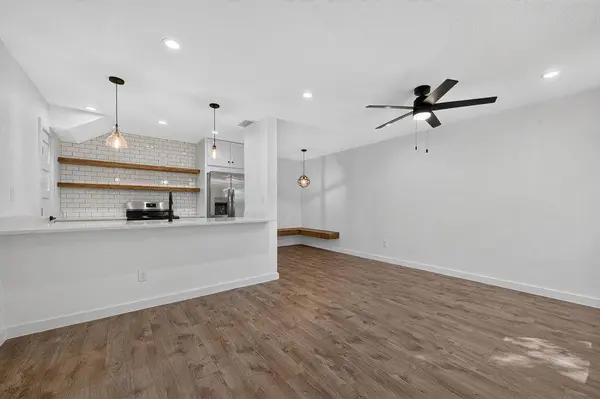 2124 Burton DR #133, Austin, TX 78741