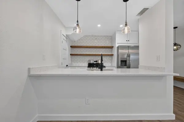 2124 Burton DR #133, Austin, TX 78741