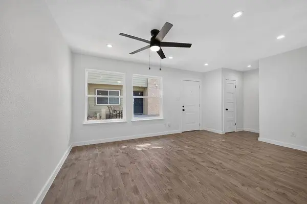 2124 Burton DR #133, Austin, TX 78741