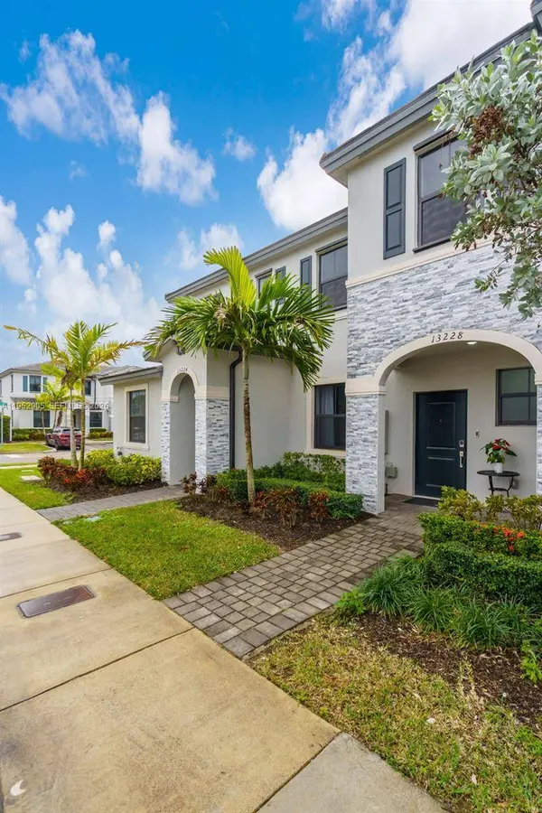 13228 SW 286th St, Homestead, FL 33033