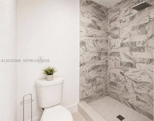 330 NW 56th Ave #2, Miami, FL 33126