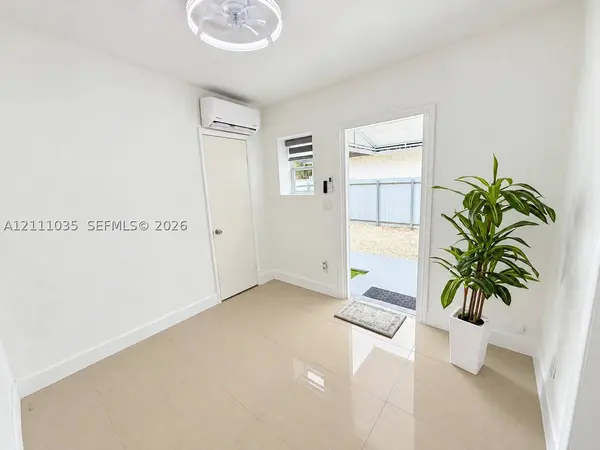 9494 SW 39th St #3, Miami, FL 33165