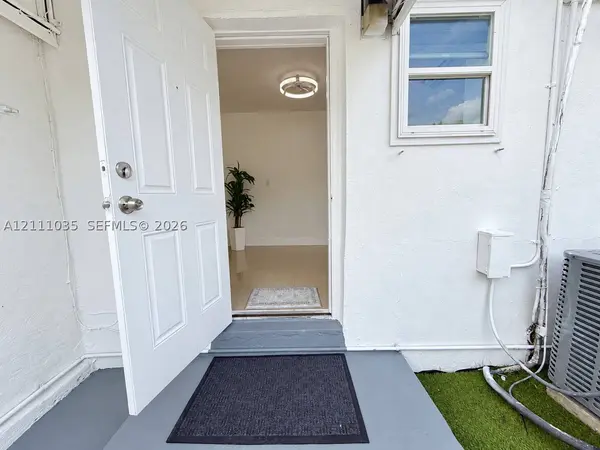 9494 SW 39th St #3, Miami, FL 33165
