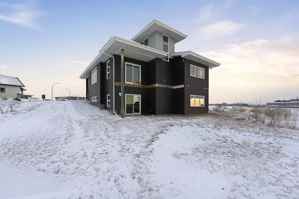 38 Vista Close, Blackfalds, AB T4M 0L3