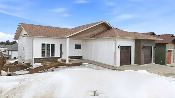 5123 55 Street Close, Eckville, AB T0M 0X0