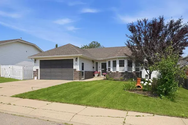 5 Westwood CRES, Sylvan Lake, AB T4S 1P6