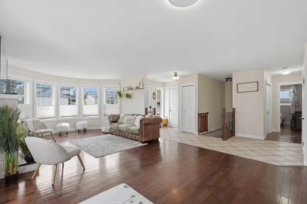 5 Westwood CRES, Sylvan Lake, AB T4S 1P6