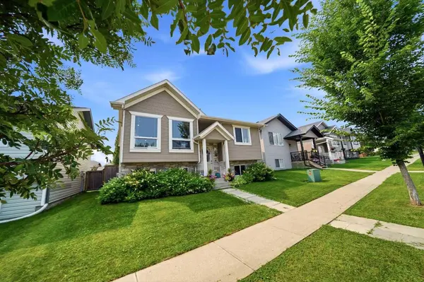 59 Wildrose DR, Sylvan Lake, AB T4S 2L1